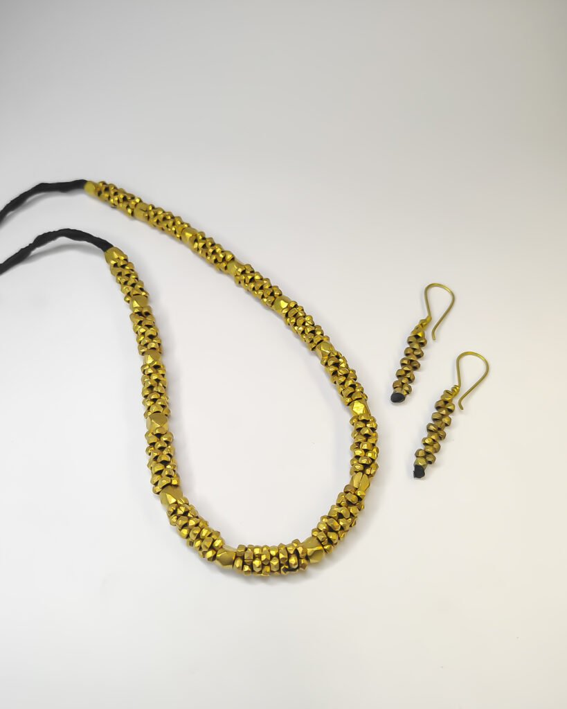 Stunning, dokra choker necklace with earrings