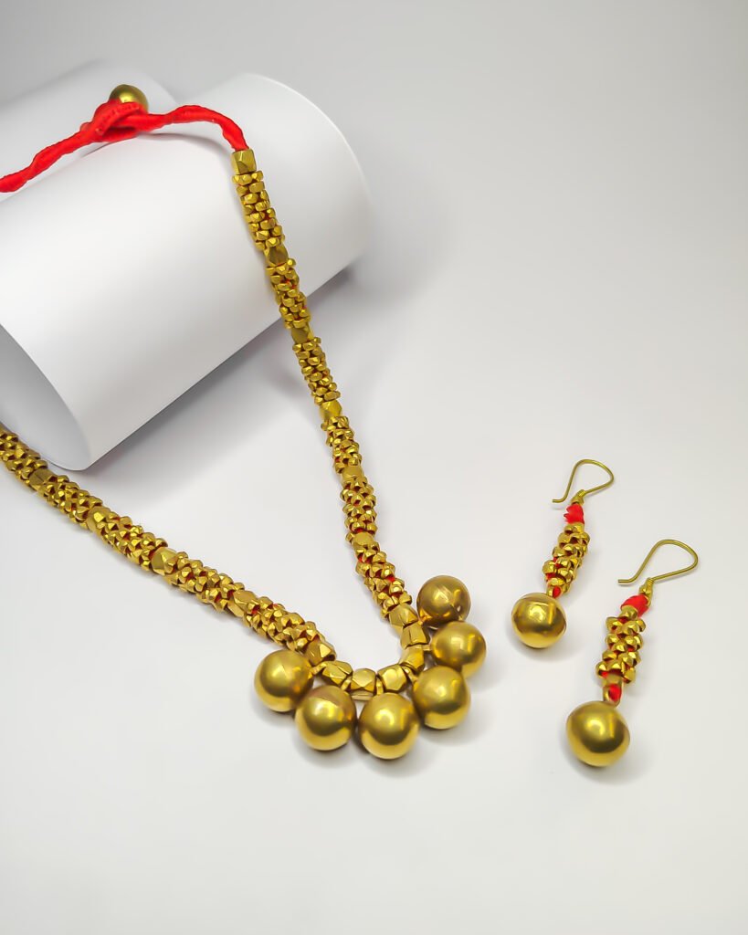 Authentic, dokra fusion, stringed beads necklace with earrings, red colour, black colour