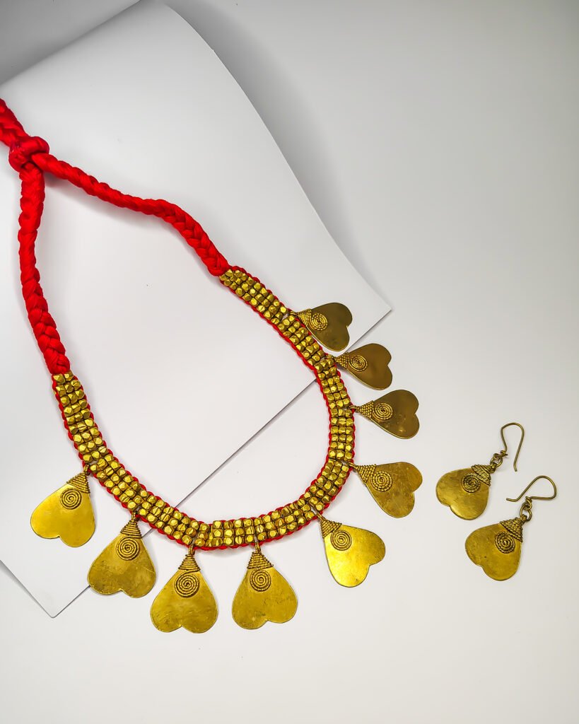 Traditional, Dokra patri and beads necklace with earrings (red-heart)