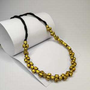 Necklace choker alternate one and two beads